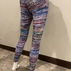 Lululemon Reveal 7/8 Tight *Digi Rain never worn
